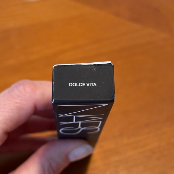 NARS Velvet Matte Lip Pencil Dolce Vita - Picture 11 of 16